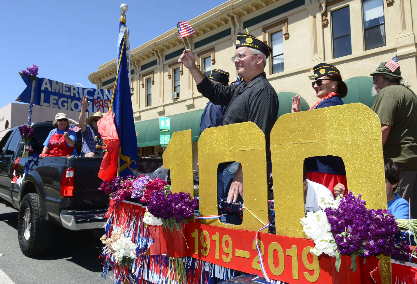 062919 Flower Festival parade 03.jpg
